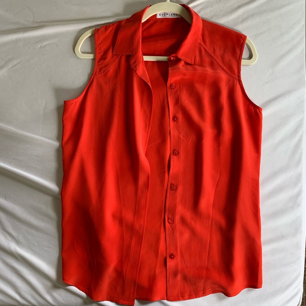 Everlane Relaxed Silk Sleeveless Button Down